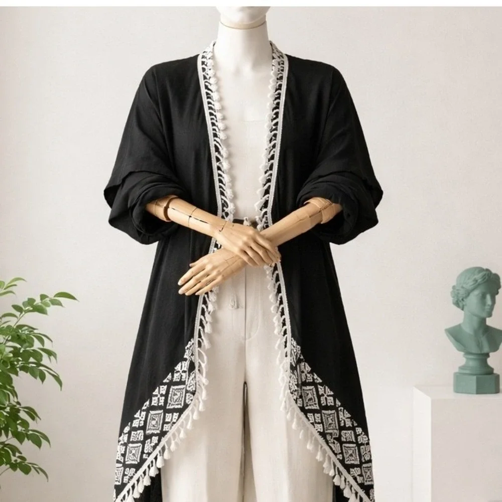 Vince Camuto OS Women Black White Tassel Embroidered Kimono Wrap‎ Cardigan NWT